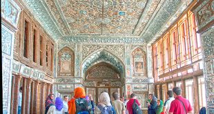 تور عمارت‌های اشرافی و رازهای خاندان قاجار